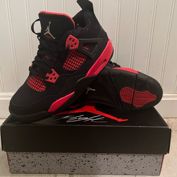 Red thunder Jordan 4s - Picture 2 of 5